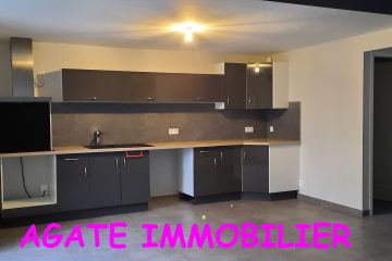 LOCATION GRANDE MAISON DE BOURG A CAPTIEUX