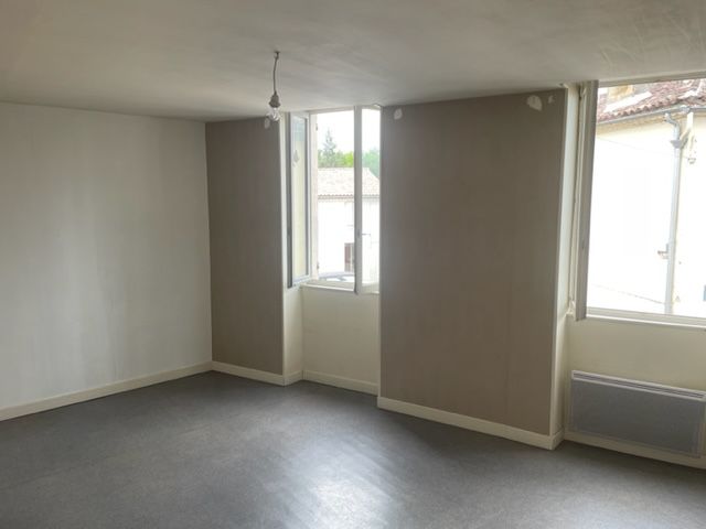 LOCATION VILLANDRAUT APPARTEMENT SUR 3 NIVEAUX