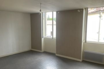 LOCATION VILLANDRAUT APPARTEMENT SUR 3 NIVEAUX